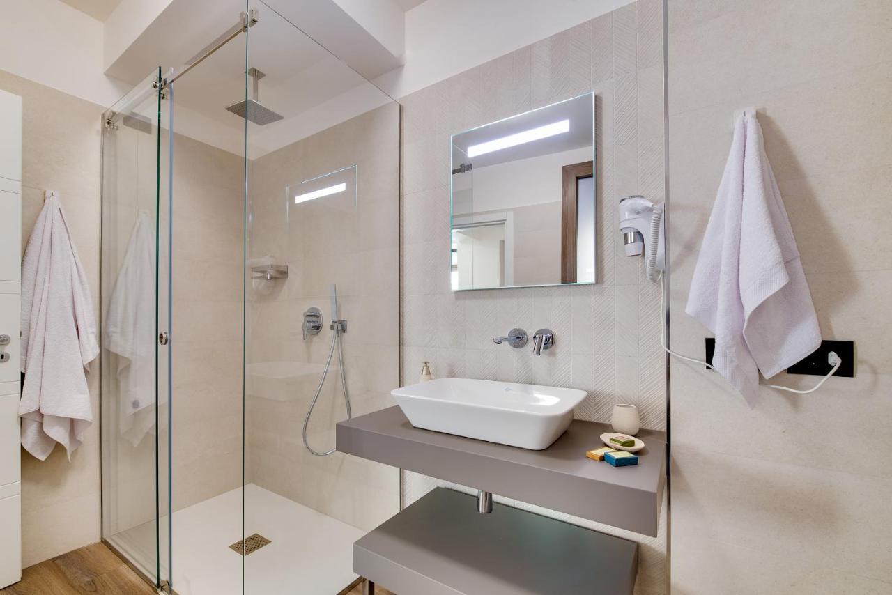 Roccaregina Hotel Шака Екстериор снимка