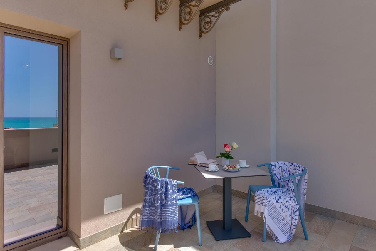Roccaregina Hotel Шака Екстериор снимка