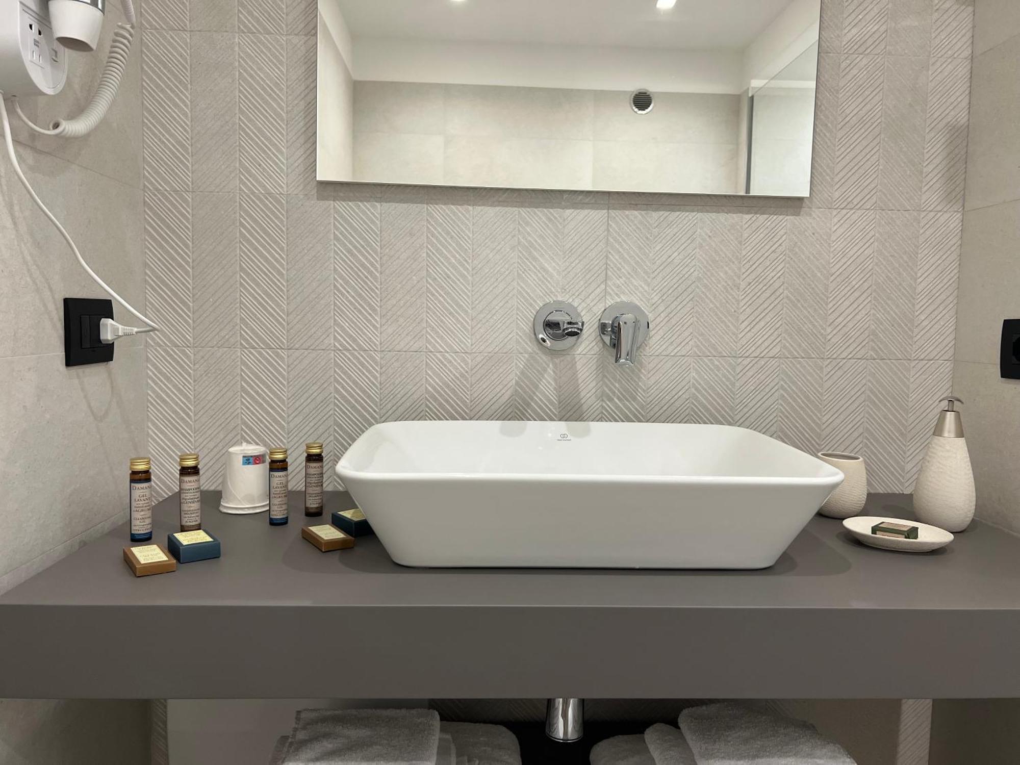 Roccaregina Hotel Шака Екстериор снимка