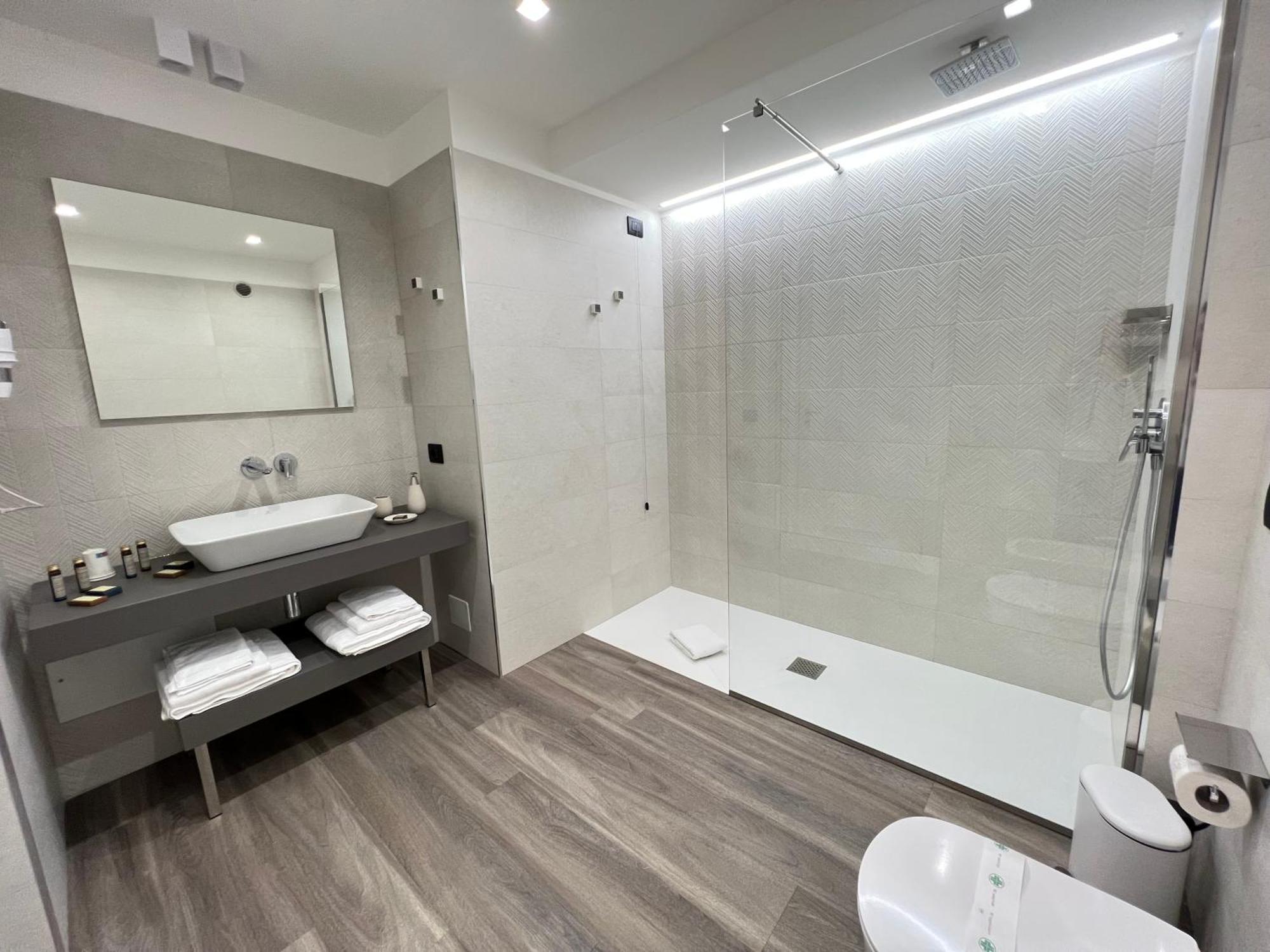 Roccaregina Hotel Шака Екстериор снимка