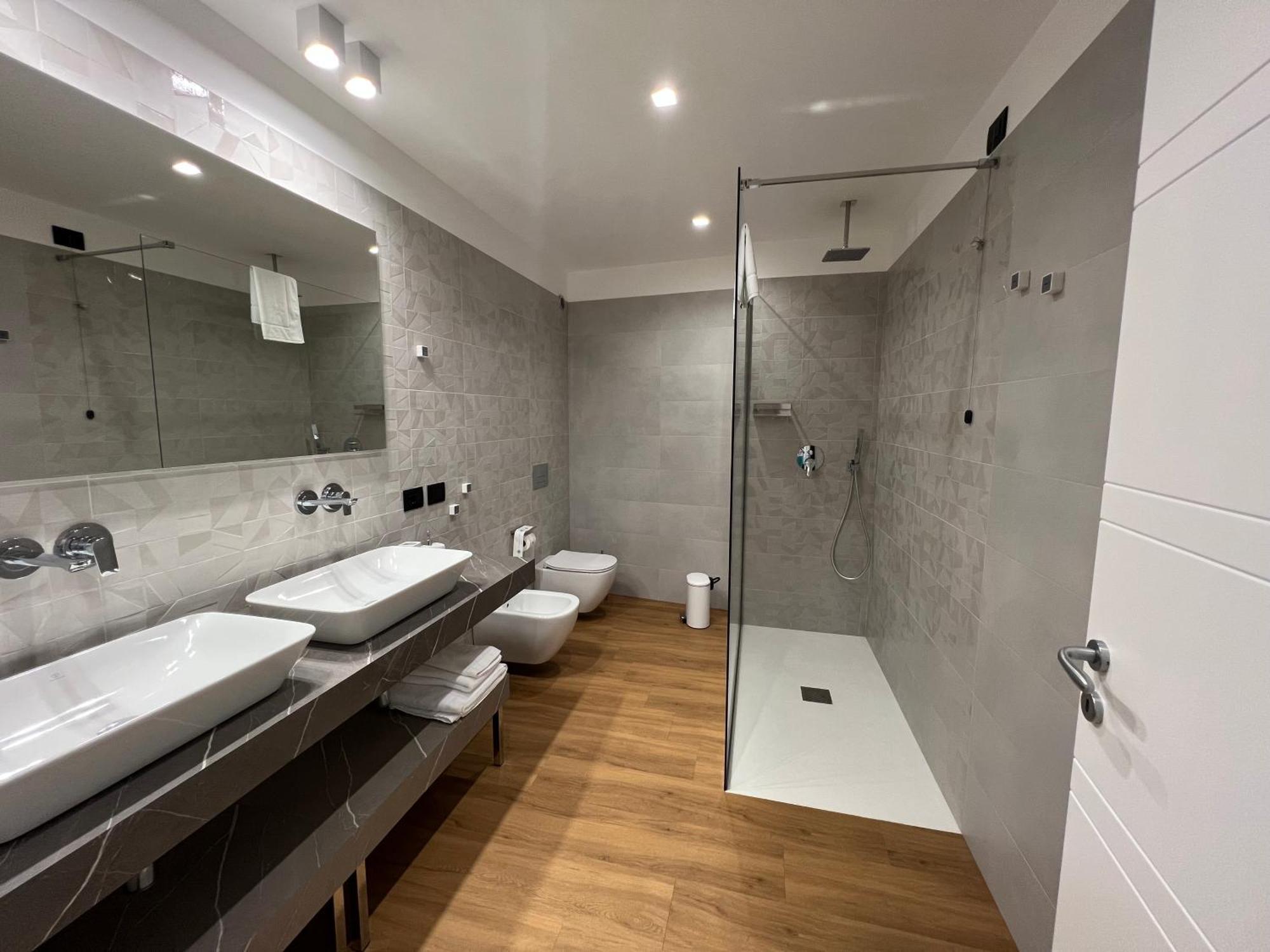Roccaregina Hotel Шака Екстериор снимка