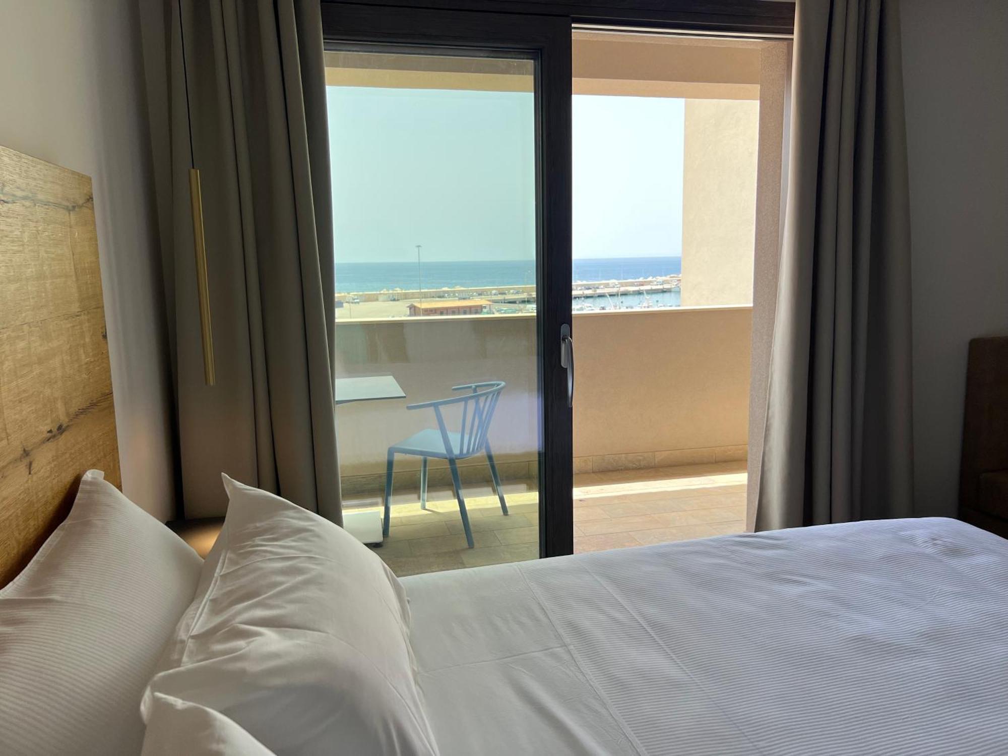 Roccaregina Hotel Шака Екстериор снимка